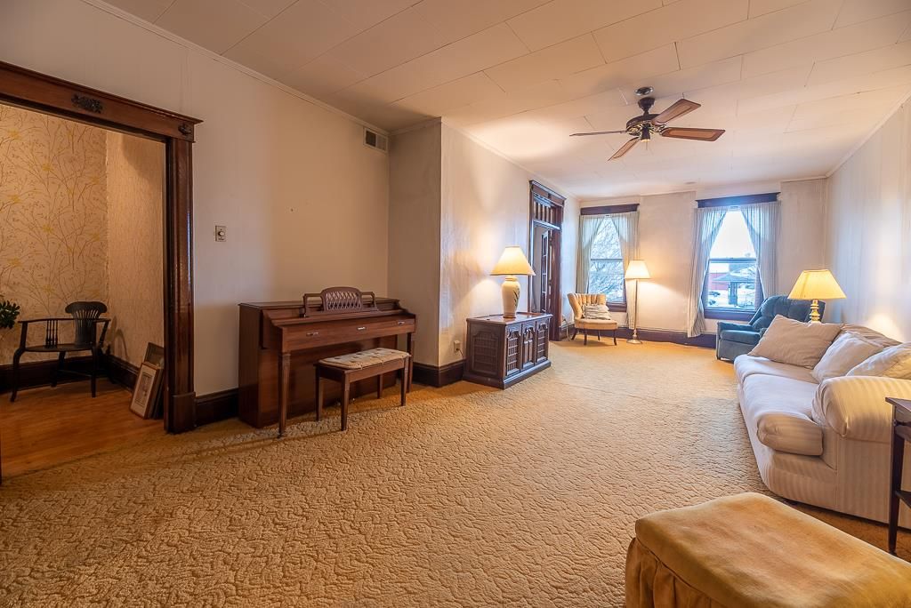 6 W Fulton St, Edgerton, WI 53534